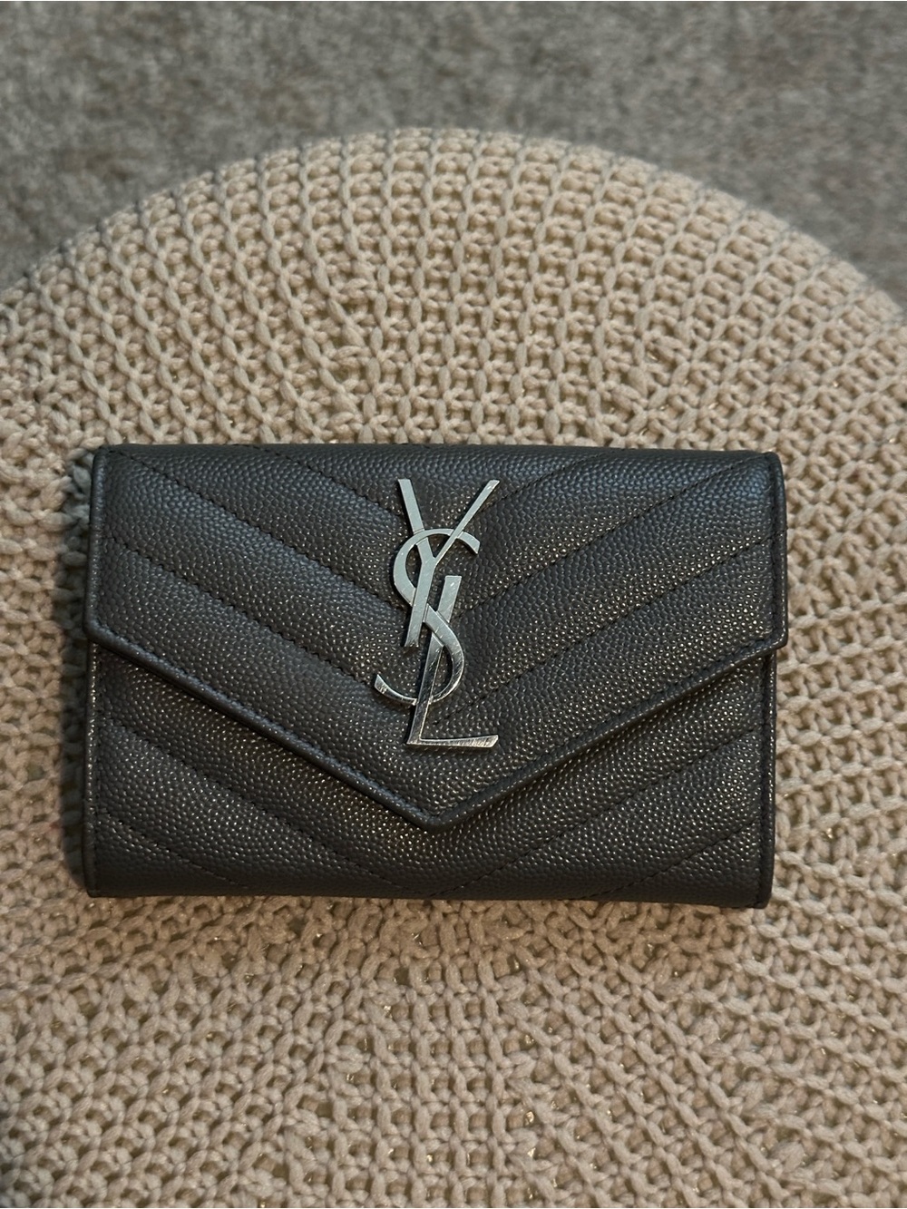 Authentic Saint Laurent Gray Quilted Leather Wallet with Silver YSL Emblem - Picture 3 of 14